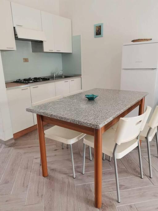 Casa Di Lu' - Bilocale Con Giardino - Porto Pollo Apartamento Exterior foto